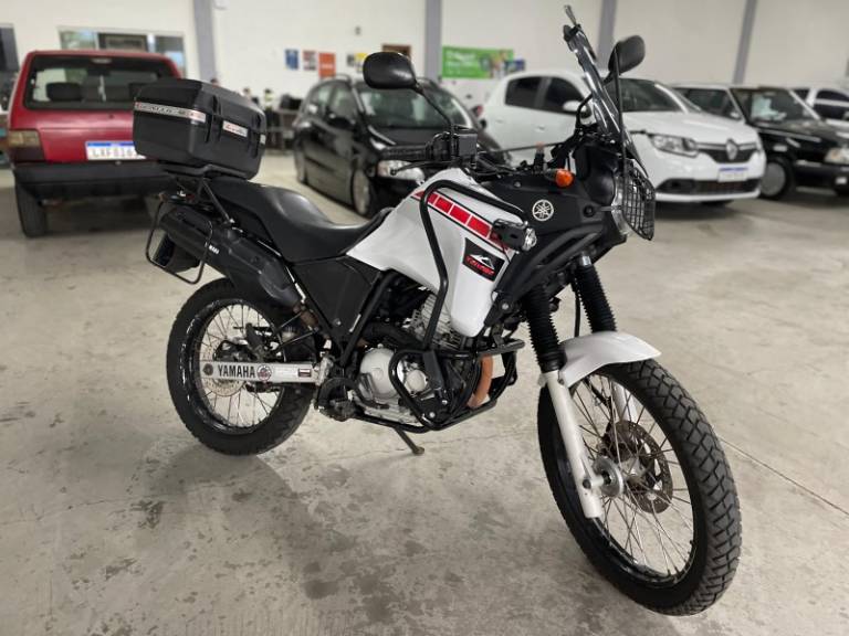 YAMAHA - XTZ 250 - 2011/2011 - Branca - R$ 15.900,00