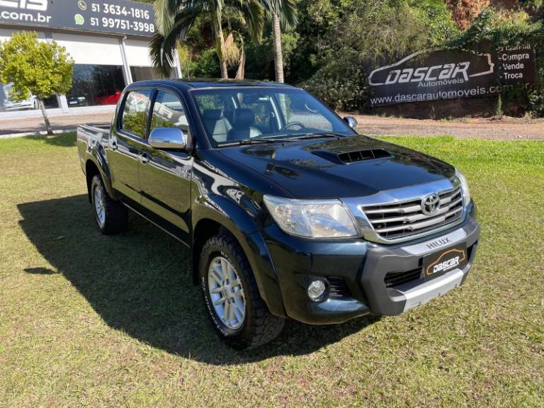 TOYOTA - HILUX - 2014/2014 - Azul - R$ 138.900,00