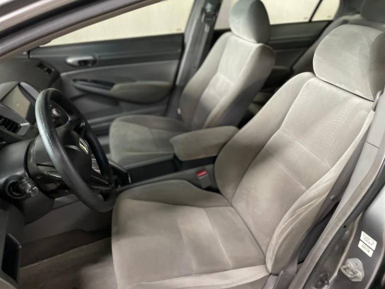 HONDA - CIVIC - 2008/2008 - Cinza - R$ 49.900,00