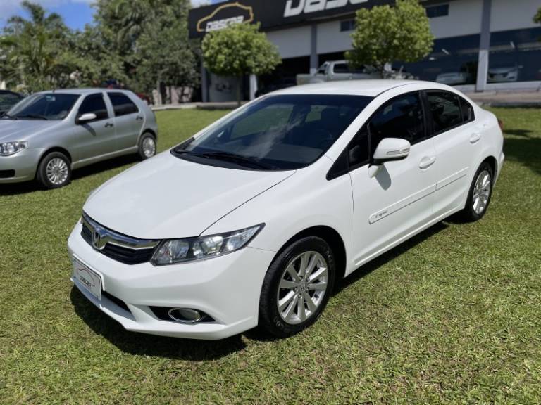 HONDA - CIVIC - 2013/2014 - Branca - R$ 74.900,00