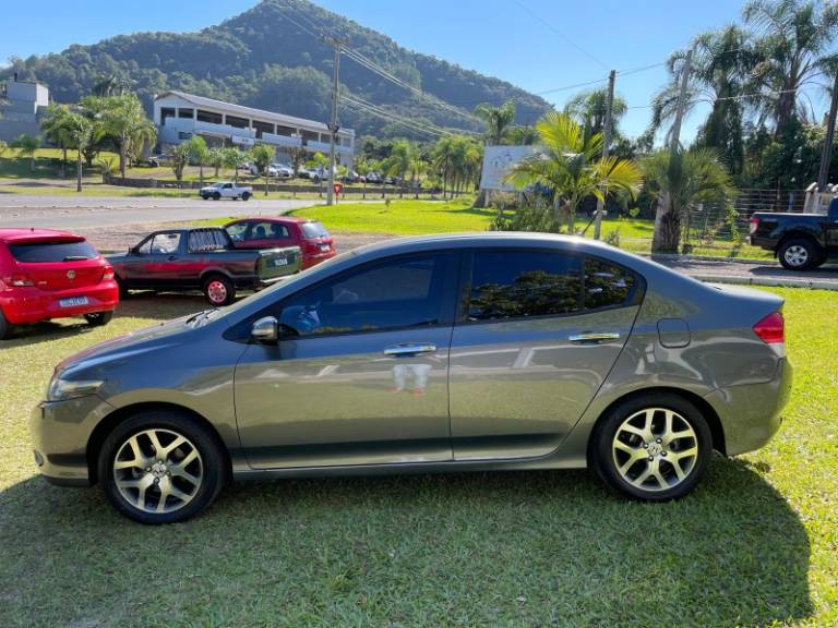 HONDA - CITY - 2010/2010 - Cinza - R$ 49.900,00