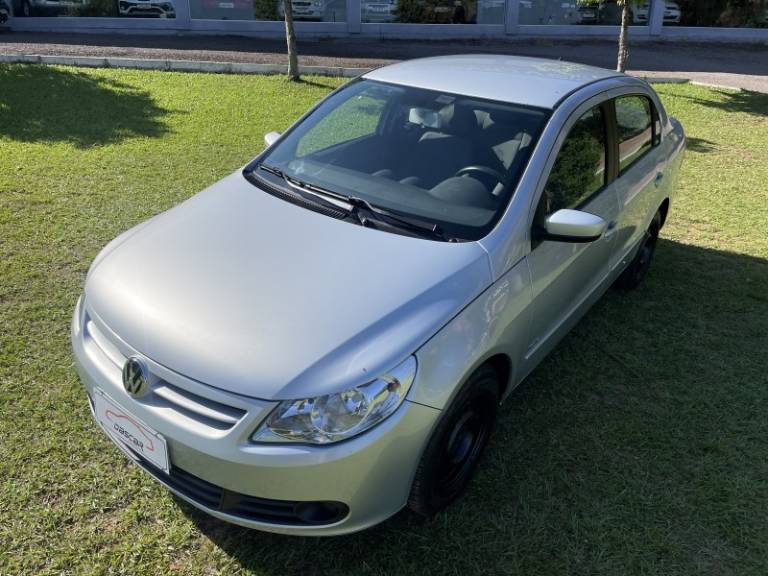 VOLKSWAGEN - VOYAGE - 2010/2011 - Prata - R$ 34.900,00