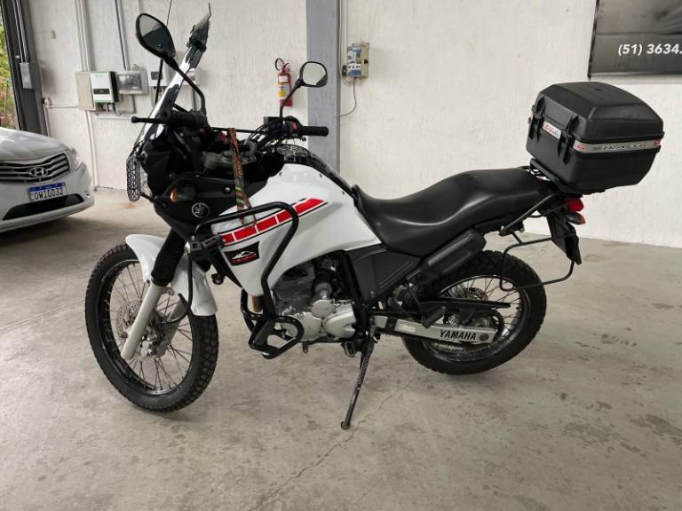 YAMAHA - XTZ 250 - 2011/2011 - Branca - R$ 15.900,00