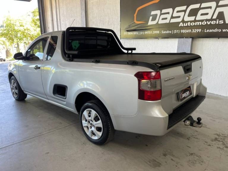 CHEVROLET - MONTANA - 2013/2014 - Prata - R$ 43.900,00