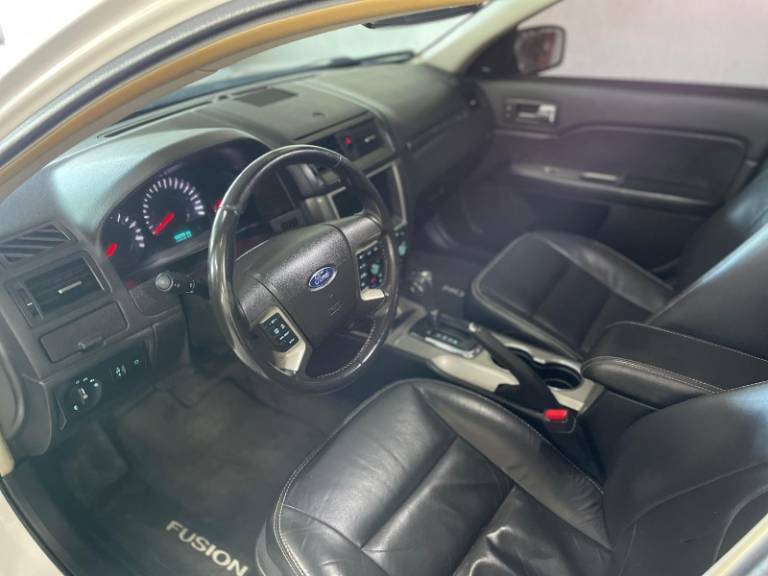 FORD - FUSION - 2011/2012 - Branca - R$ 52.900,00