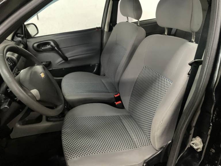 CHEVROLET - CLASSIC - 2016/2016 - Preta - R$ 27.900,00