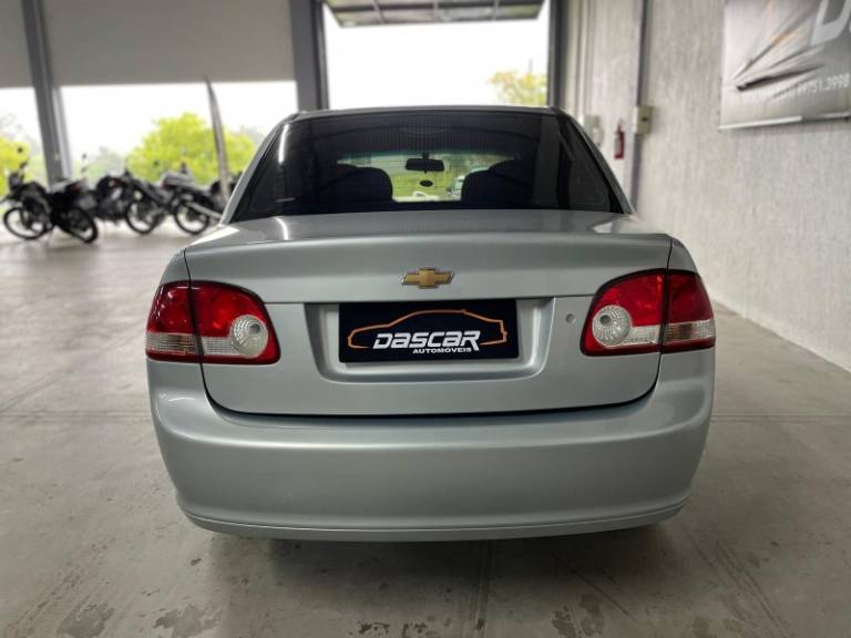 CHEVROLET - CLASSIC - 2010/2011 - Prata - R$ 30.900,00