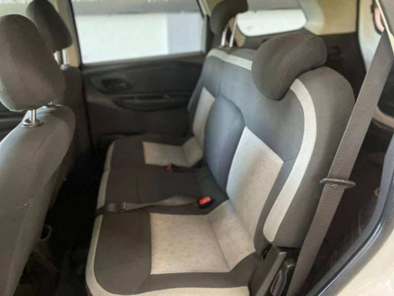 CHEVROLET - SPIN - 2016/2016 - Branca - R$ 44.900,00