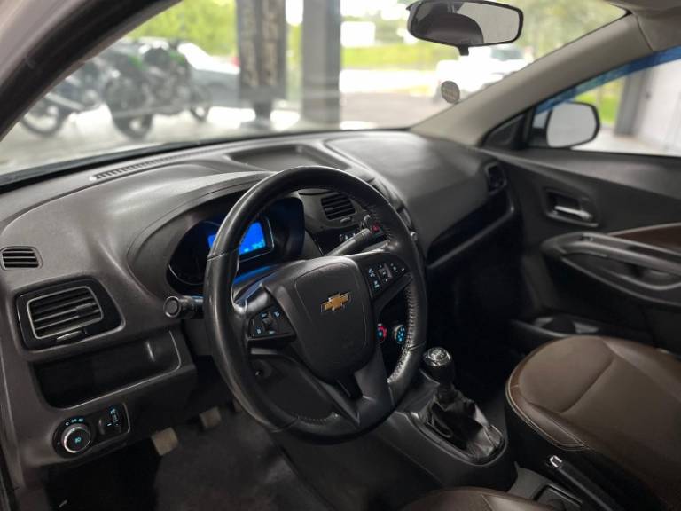 CHEVROLET - COBALT - 2016/2016 - Branca - R$ 53.900,00
