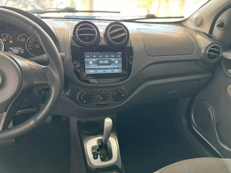 FIAT - PALIO - 2012/2013 - Branca - R$ 37.900,00
