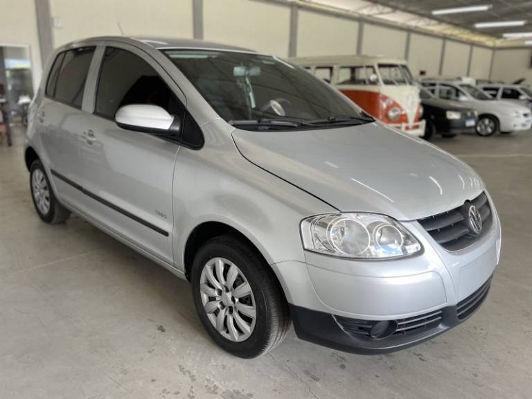 VOLKSWAGEN - FOX - 2008/2009 - Prata - R$ 30.900,00