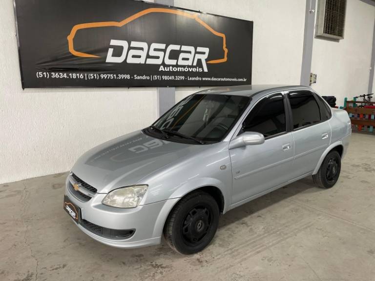 CHEVROLET - CLASSIC - 2010/2011 - Prata - R$ 30.900,00