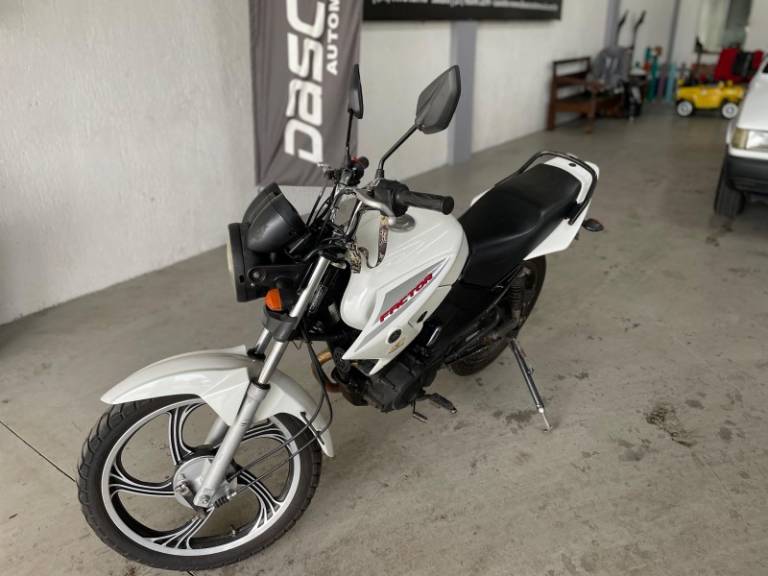 YAMAHA - FACTOR - 2013/2014 - Branca - R$ 7.900,00