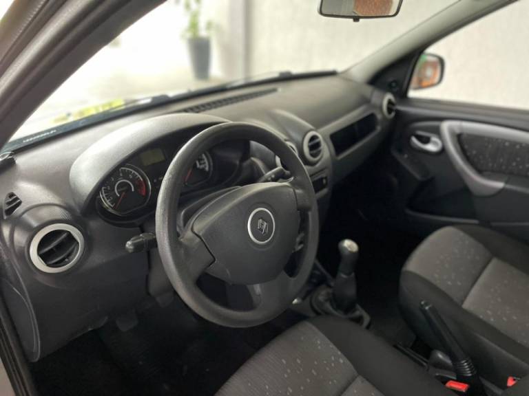 RENAULT - LOGAN - 2010/2011 - Cinza - R$ 25.900,00