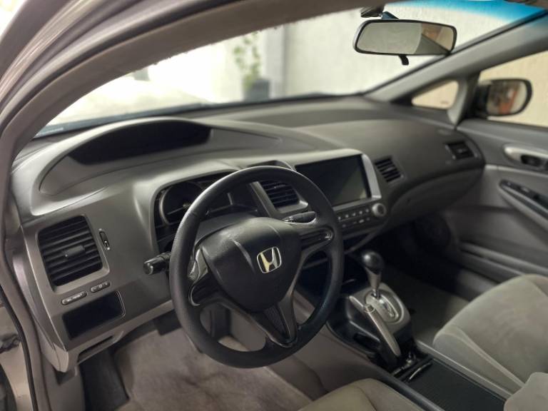 HONDA - CIVIC - 2008/2008 - Cinza - R$ 49.900,00