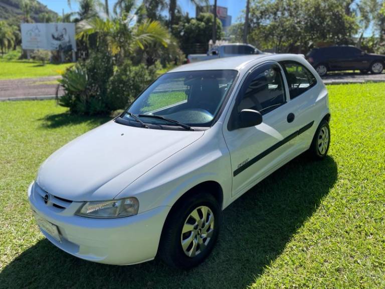 CHEVROLET - CELTA - 2004/2005 - Branca - R$ 16.900,00