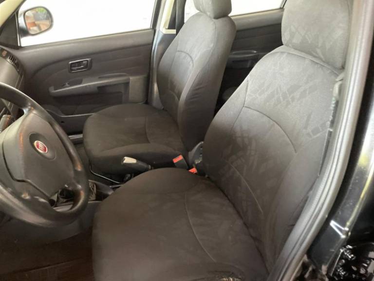 FIAT - SIENA - 2011/2012 - Preta - R$ 34.900,00