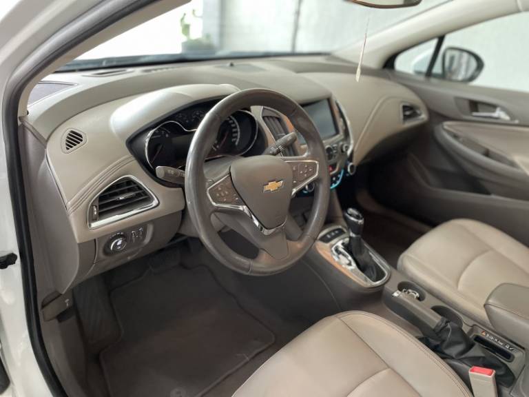 CHEVROLET - CRUZE - 2018/2018 - Branca - R$ 94.900,00