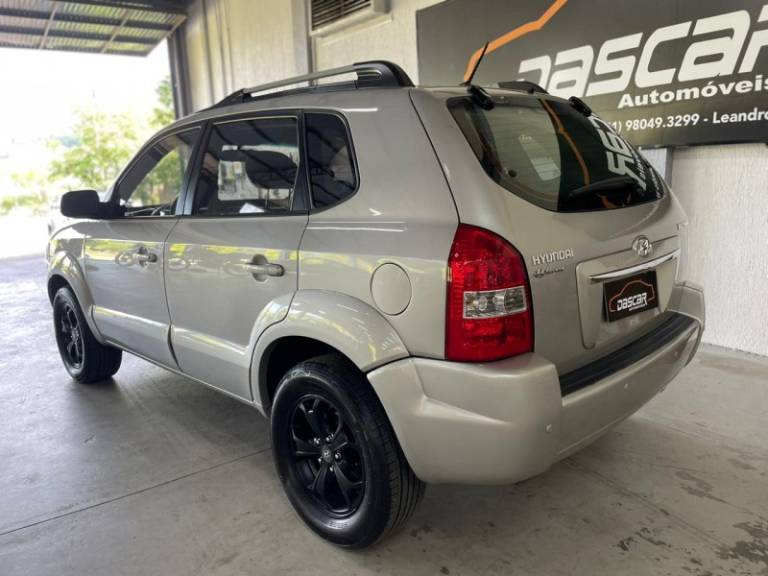 HYUNDAI - TUCSON - 2009/2010 - Prata - R$ 43.900,00