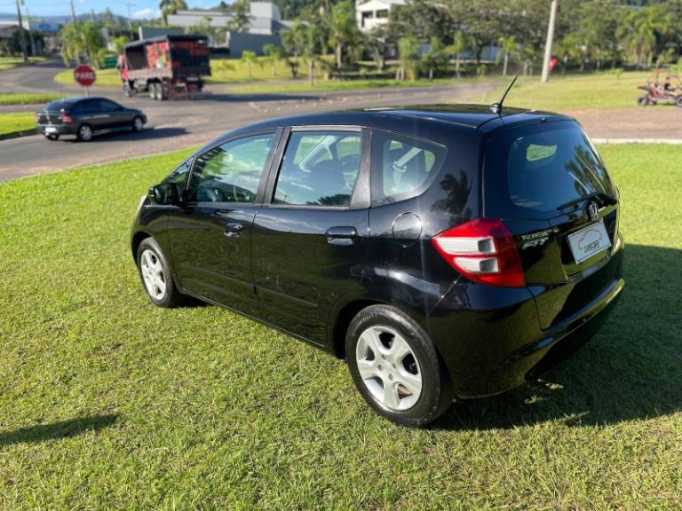 HONDA - FIT - 2010/2010 - Preta - R$ 41.900,00