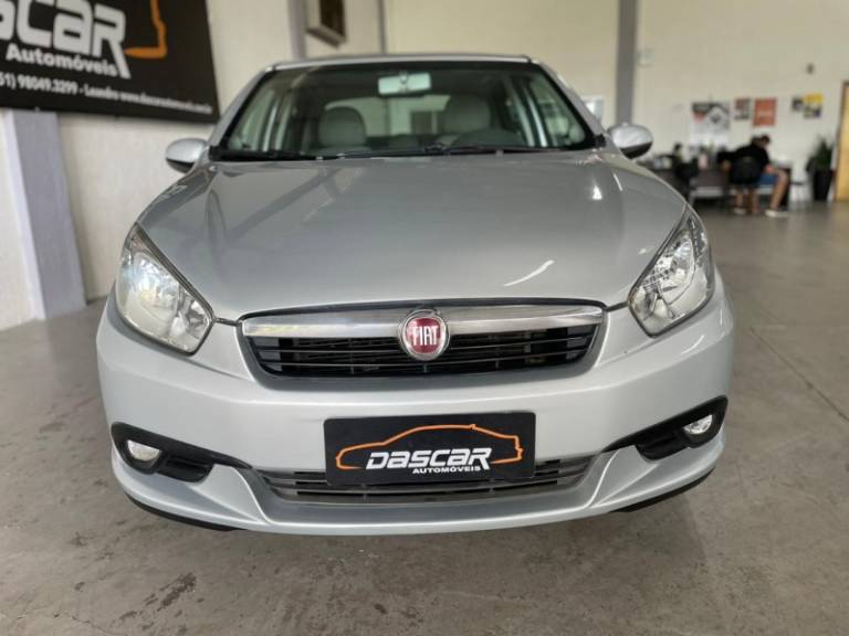 FIAT - GRAND SIENA - 2014/2015 - Prata - R$ 41.900,00