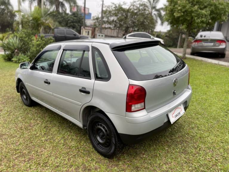 VOLKSWAGEN - GOL - 2007/2008 - Prata - R$ 27.900,00