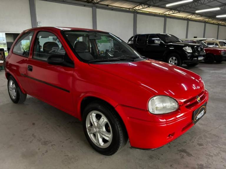 CHEVROLET - CORSA - 1999/1999 - Vermelha - R$ 15.900,00