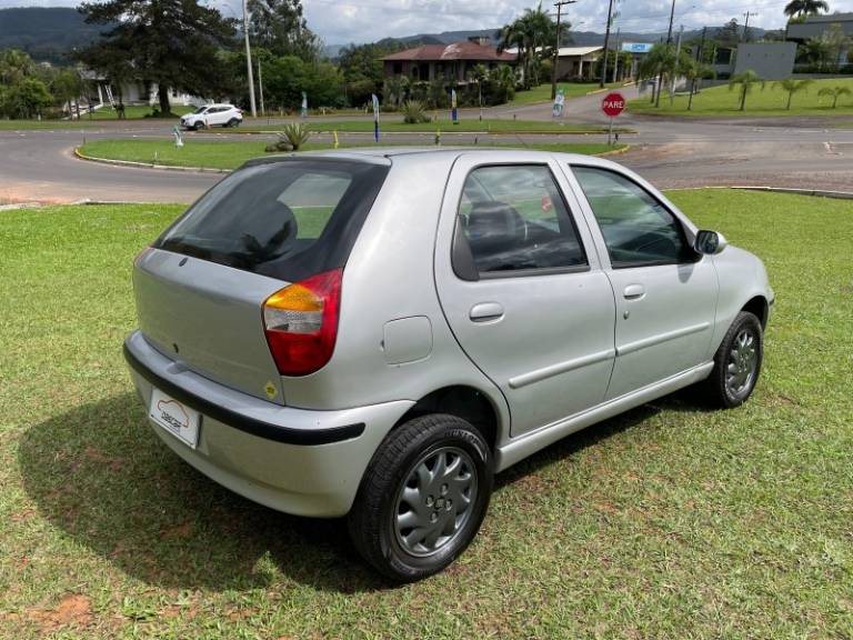 FIAT - PALIO - 2003/2004 - Prata - R$ 21.900,00