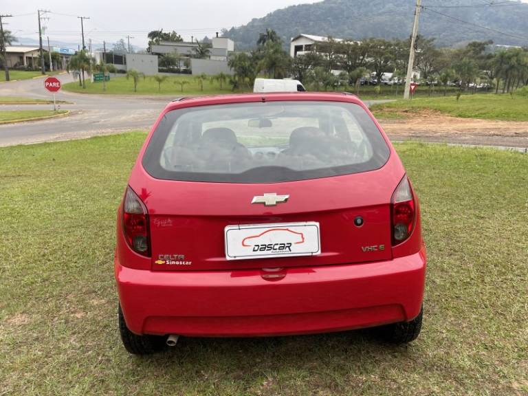 CHEVROLET - CELTA - 2011/2012 - Vermelha - R$ 26.900,00