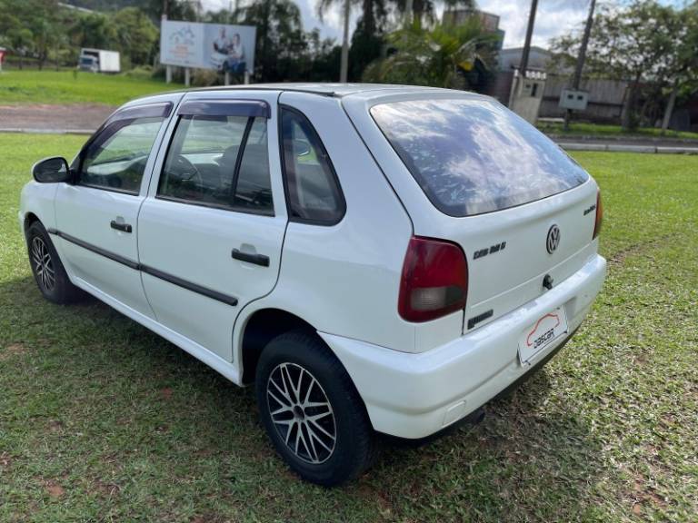 VOLKSWAGEN - GOL - 1998/1999 - Branca - R$ 16.900,00