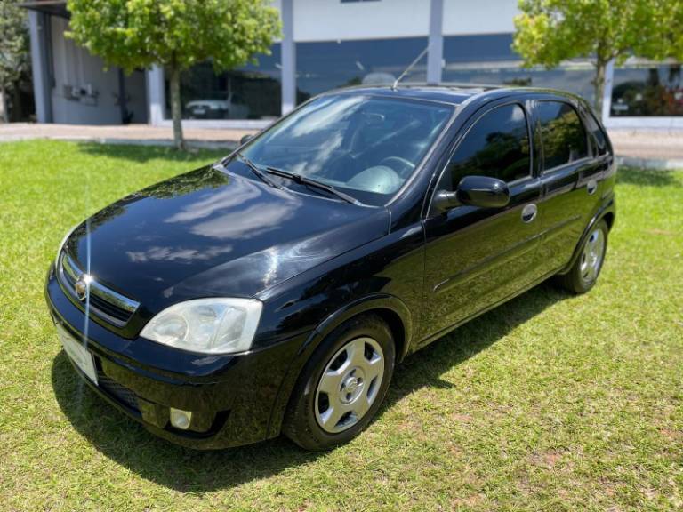 CHEVROLET - CORSA - 2012/2012 - Preta - R$ 35.900,00