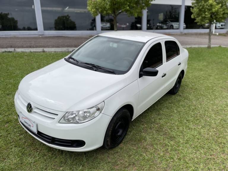 VOLKSWAGEN - VOYAGE - 2009/2010 - Branca - R$ 28.900,00