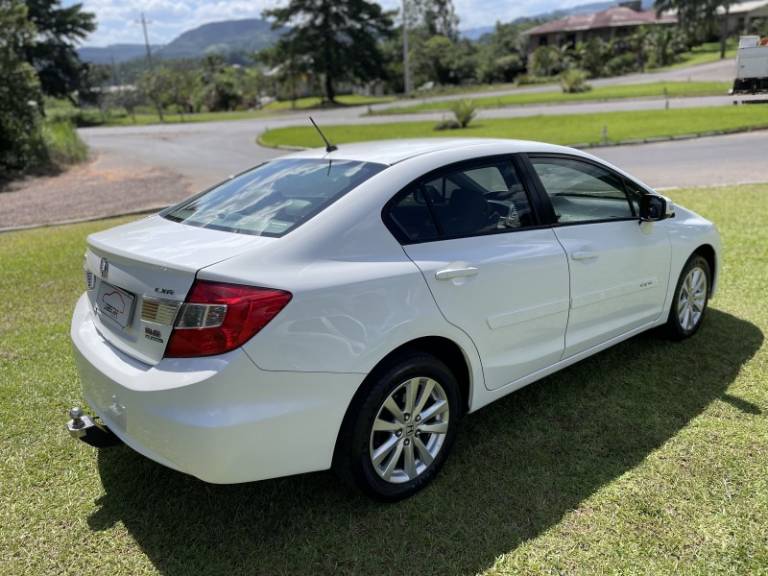 HONDA - CIVIC - 2013/2014 - Branca - R$ 74.900,00