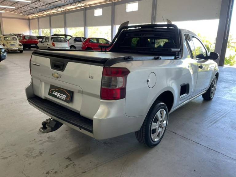 CHEVROLET - MONTANA - 2013/2014 - Prata - R$ 43.900,00