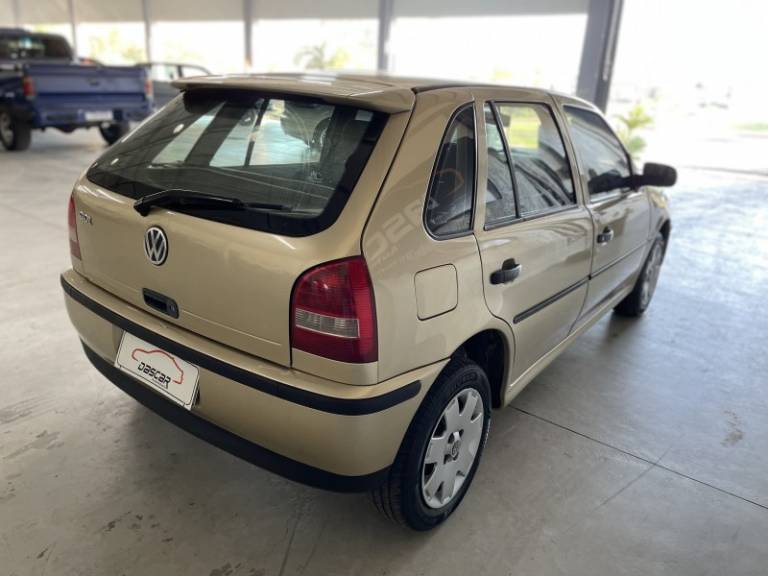 VOLKSWAGEN - GOL - 2000/2001 - Dourada - R$ 18.900,00