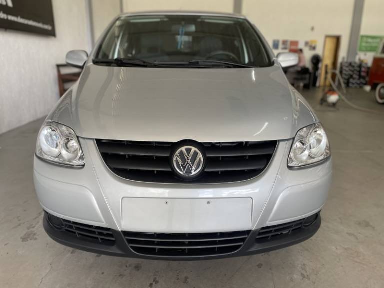 VOLKSWAGEN - FOX - 2008/2009 - Prata - R$ 30.900,00