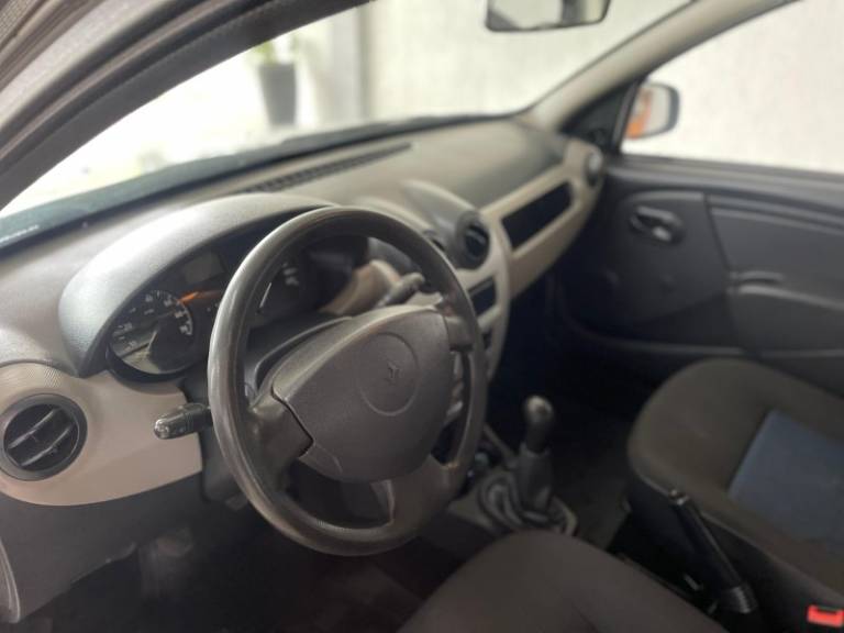 RENAULT - SANDERO - 2009/2010 - Prata - R$ 28.900,00