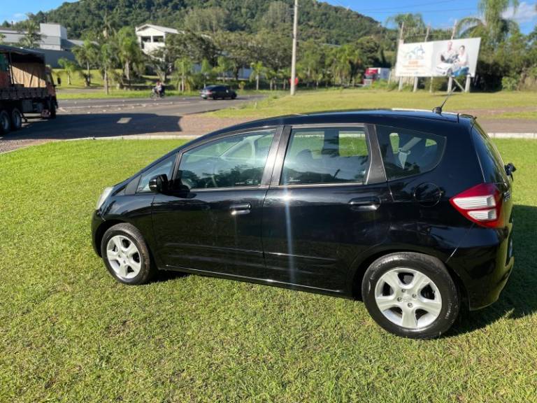 HONDA - FIT - 2010/2010 - Preta - R$ 41.900,00