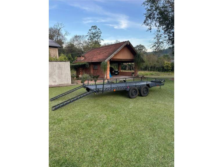 REBOQUES - VTAVTR 2 EIXOS - 2025/2025 - Preta - R$ 15.900,00