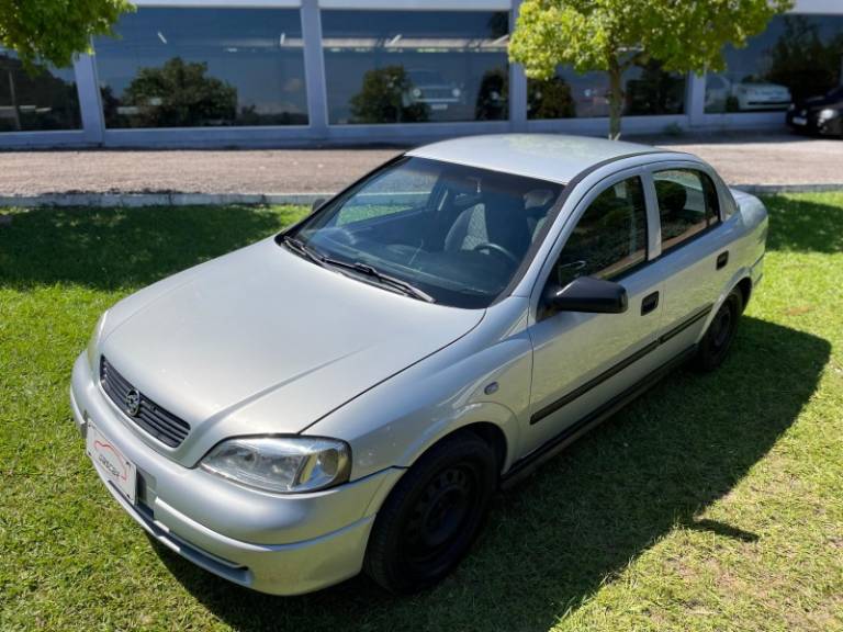 CHEVROLET - ASTRA - 2000/2001 - Prata - R$ 21.900,00