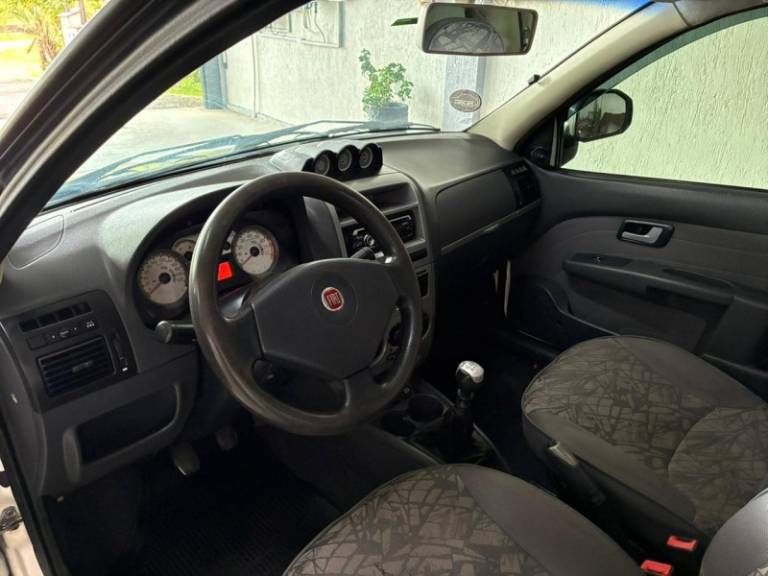 FIAT - STRADA - 2010/2010 - Branca - R$ 46.900,00