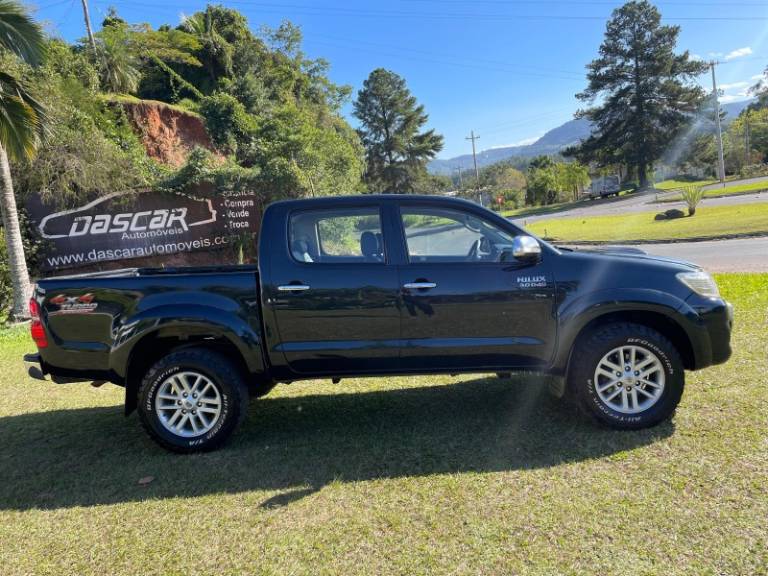 TOYOTA - HILUX - 2014/2014 - Azul - R$ 138.900,00