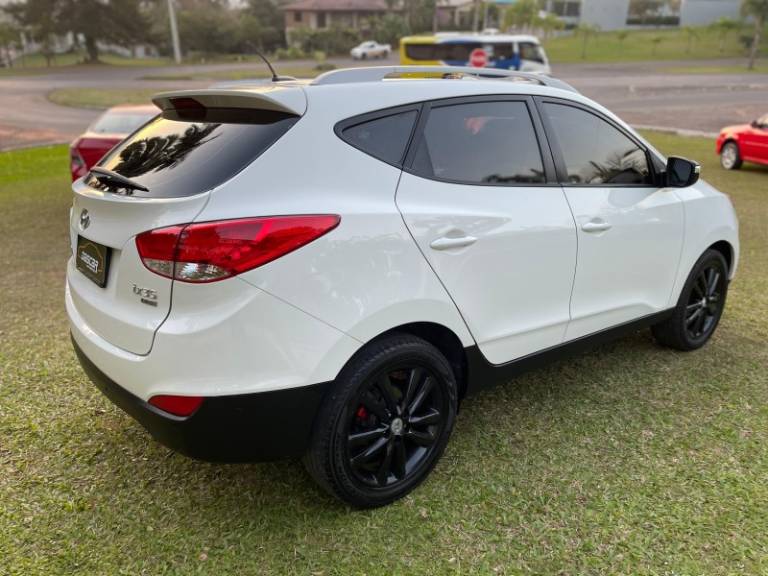 HYUNDAI - IX35 - 2011/2012 - Branca - R$ 65.900,00