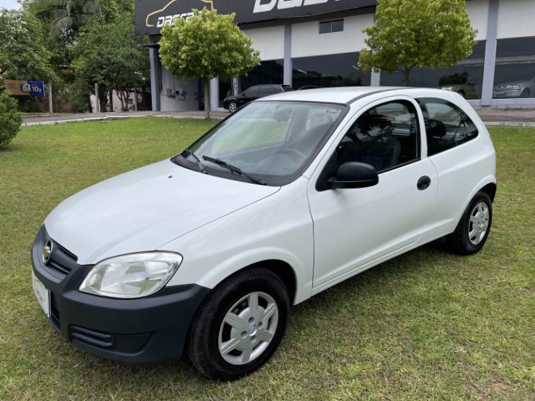 CHEVROLET - CELTA - 2010/2011 - Branca - R$ 21.900,00