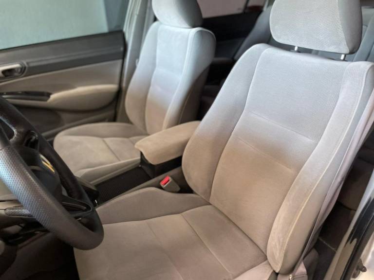 HONDA - CIVIC - 2008/2008 - Prata - R$ 51.900,00
