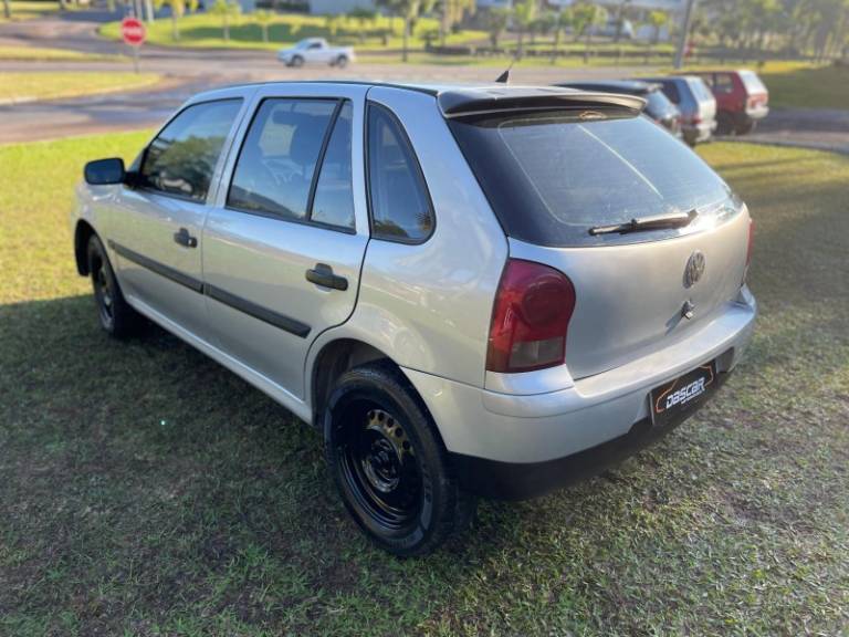 VOLKSWAGEN - GOL - 2008/2008 - Prata - R$ 18.900,00