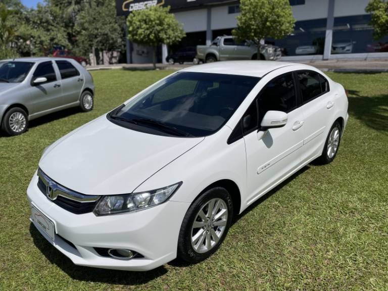 HONDA - CIVIC - 2013/2014 - Branca - R$ 74.900,00