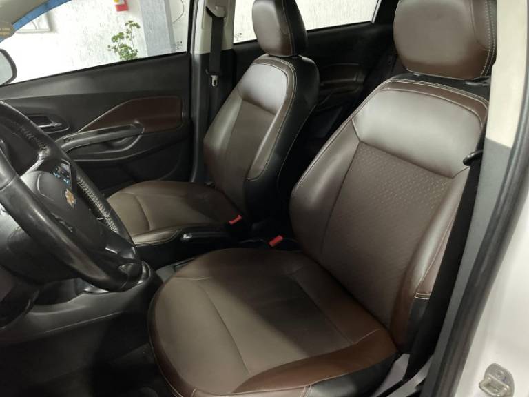 CHEVROLET - COBALT - 2016/2016 - Branca - R$ 53.900,00
