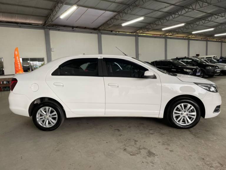 CHEVROLET - COBALT - 2016/2016 - Branca - R$ 53.900,00