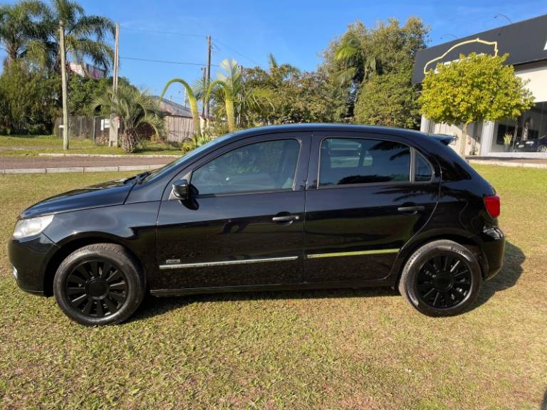 VOLKSWAGEN - GOL - 2010/2010 - Preta - R$ 28.900,00